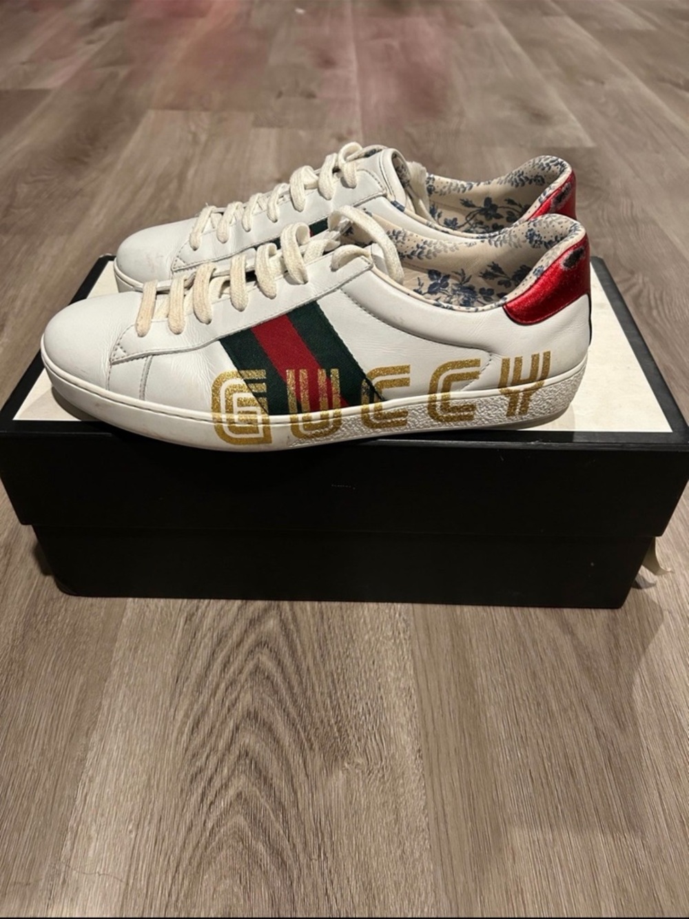 Gucci White Leather Sneakers with Red & Green Stripe and Gold Logo - Picture 3 of 11
